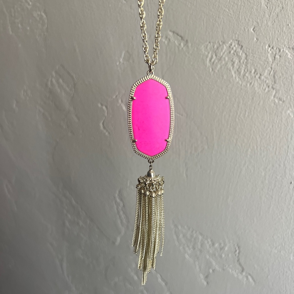 Kendra Scott Magenta and Gold Rayne Necklace. 30 inch chain.